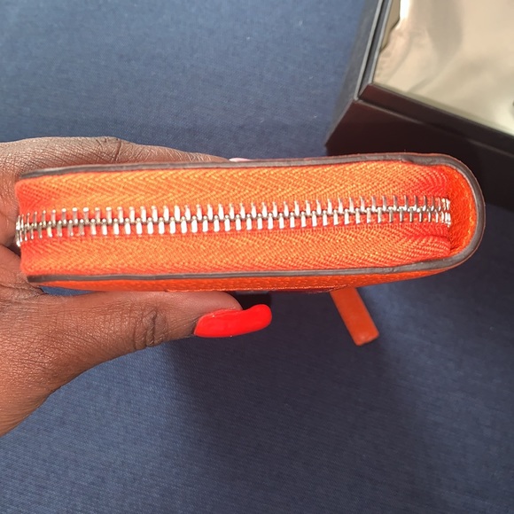 Authentic New Gucci Stripe Wallet - Picture 5 of 8